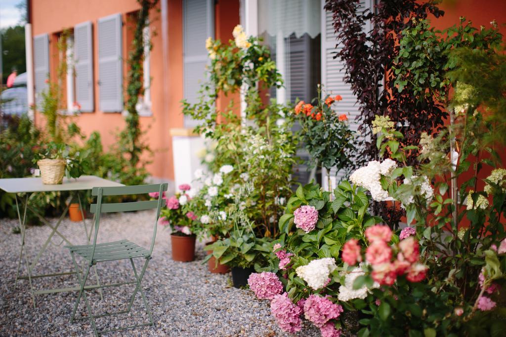 Agriturismo Familiare I Giardini Del Lago Varese Exterior foto